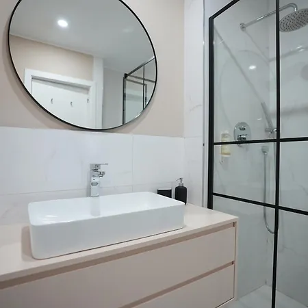 On - Family - Free Parking & Pet Friendly Oporto